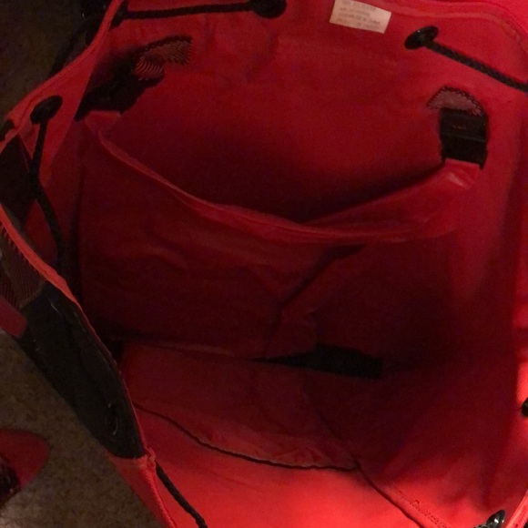 Marlboro Unlimited Drawstring Red Duffel Shoulder Bag Vintage 90’s. - Picture 10 of 15